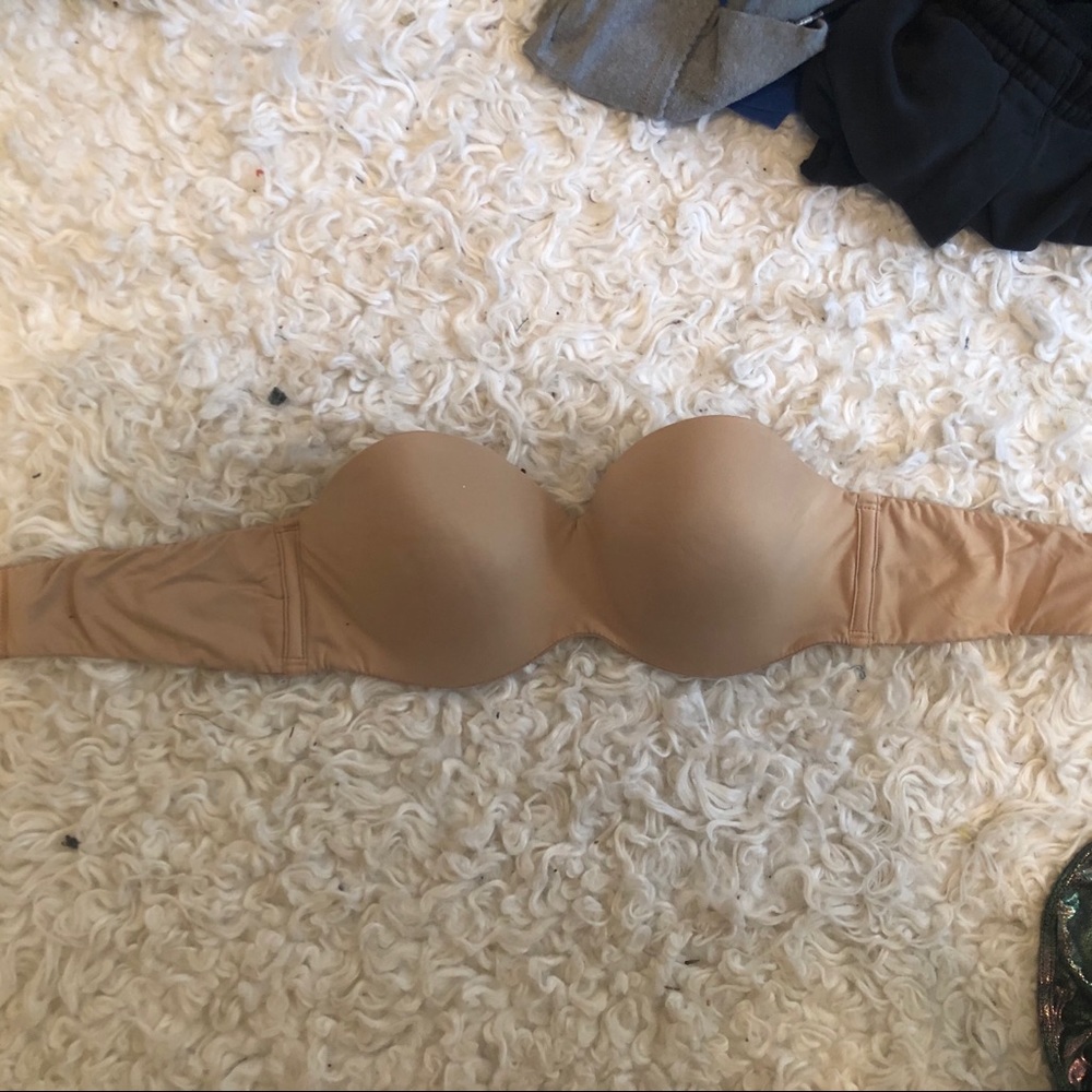 Never worn Victoria Secret Strapless Bra
